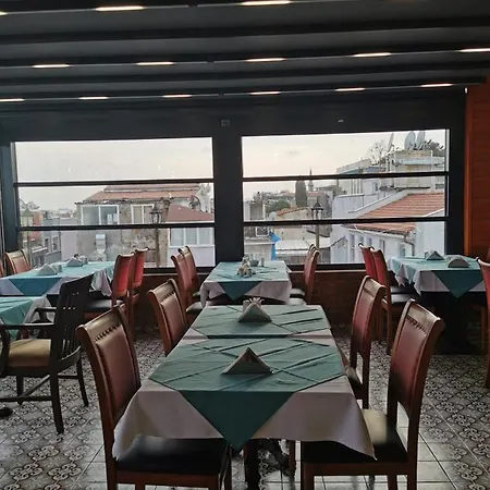 Agora Boutique & Bistro Hotel 3*
