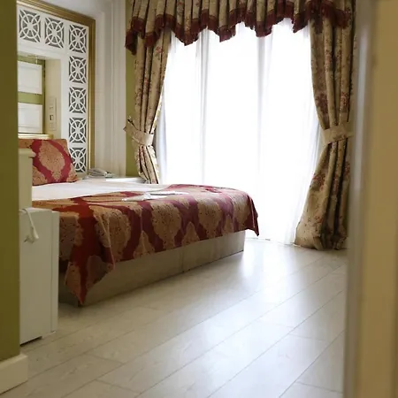 Queens Land Отель 2*