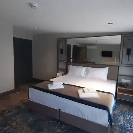 מלון Taksim Pera Orient 4*