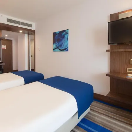 Liv City Hotel