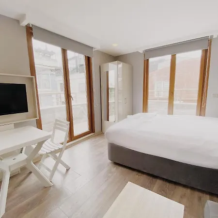 Apartment First Apart *