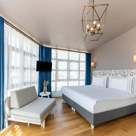 Hotel Petros