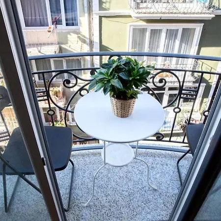 Brand New Flat Close To Everywhere Istanbul
