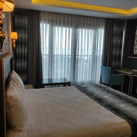 Hotel Magnaura House 3*