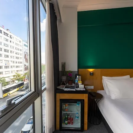 Otel Box 2*
