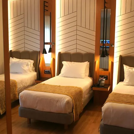 Maywood Hotel 4*