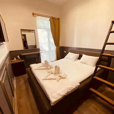 Siesta Premium فندق