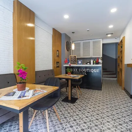 Box Otel 2*