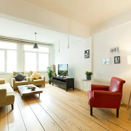Great 5 Min Taksim Square Apartment *