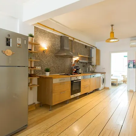 Great 5 Min Taksim Square Apartment
