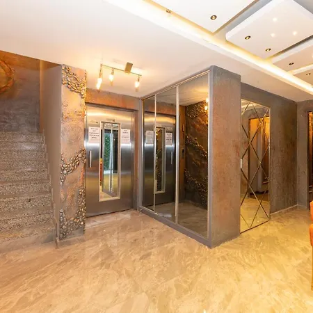 White Palace 3*