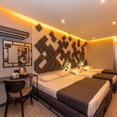 White Palace 3*
