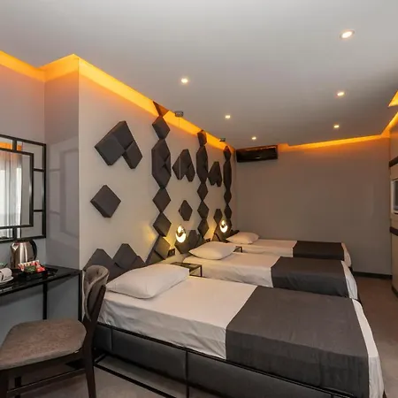 מלון White Palace 3*