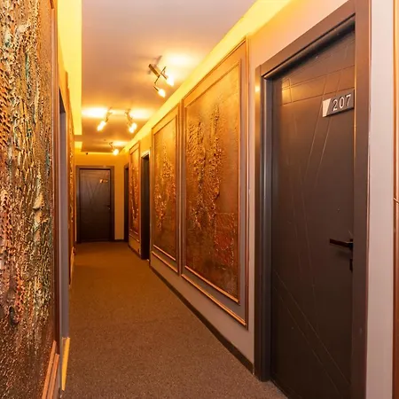 White Palace Отель 3*