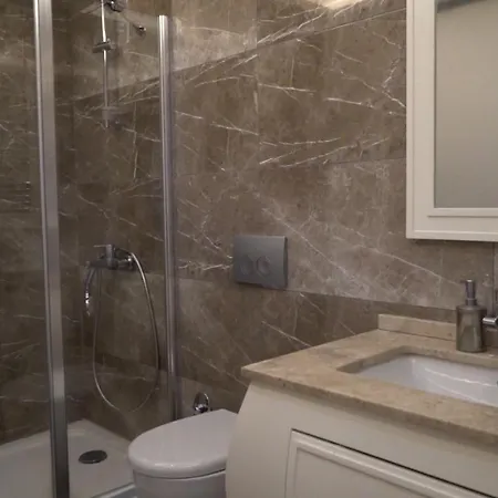 Apartment Venezia Mega *