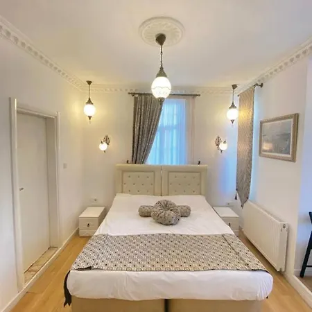 Apartment Shima House