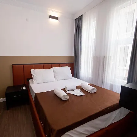 Hotel Miss *