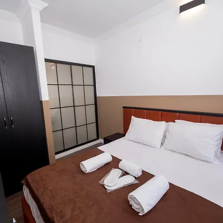 Hotel Miss *