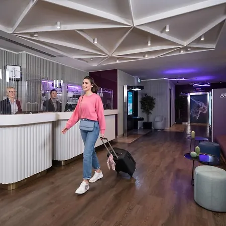Yotelair Airport, Duty Free - International Transit Area Provincia di Istanbul