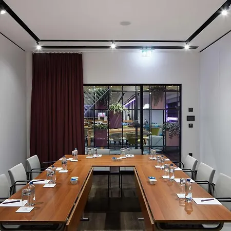 Hotel Yotelair Airport, Duty Free - International Transit Area 3*