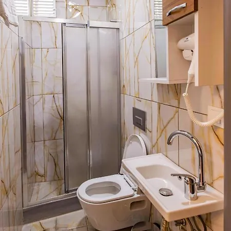Grand Balyan & Restaurant 3*