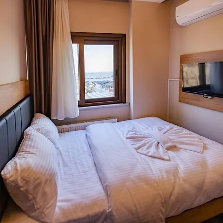 Grand Balyan & Restaurant Hotel