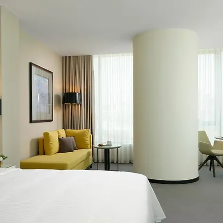 Hotel Centro Westside By Rotana 4*
