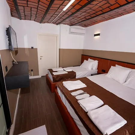 Hotel Miss *