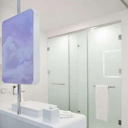Yotelair Airport, Duty Free - International Transit Area 3* Provincia di Istanbul