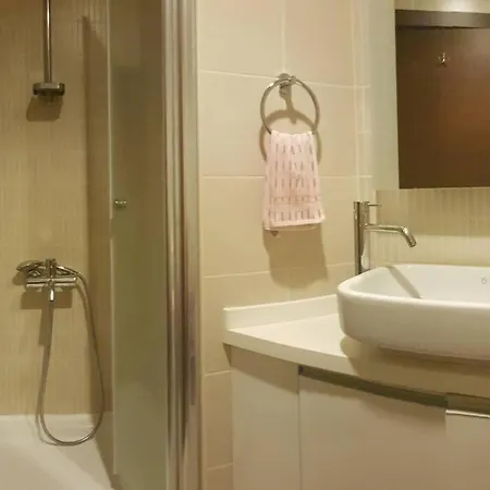Magneficent Luxury With Pool And Fitnes Apartment *