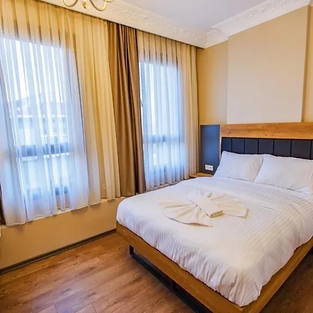 Grand Balyan & Restaurant Hotel