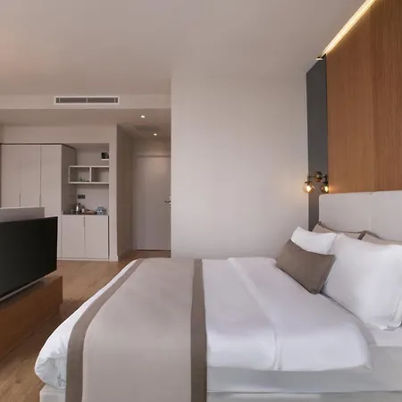 The Pearl Hotel *