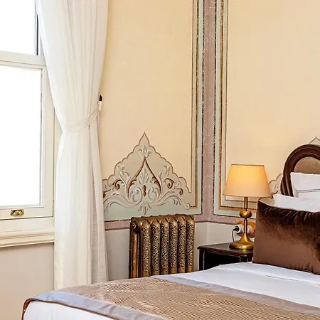 Meroddi Barnathan Istambul