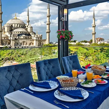 Aristocrat Hotel 3*