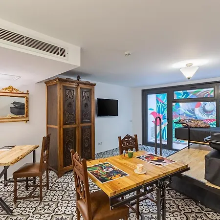 Pera Hotel 4*