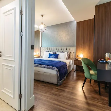 Union Port 3*