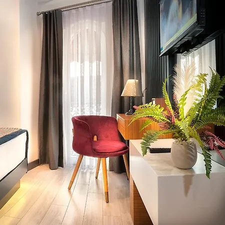 La Hotel 2*