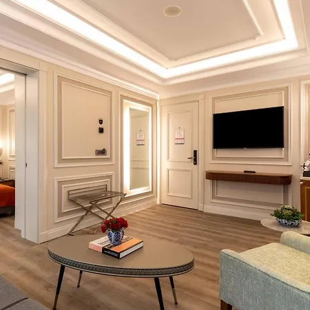 Отель Amiral Palace Boutique Class