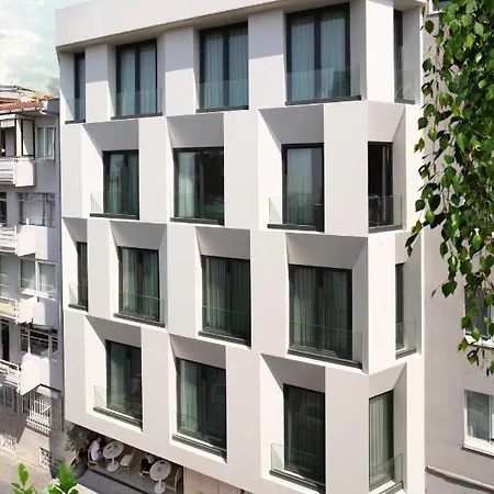 The Pearl Hotel *
