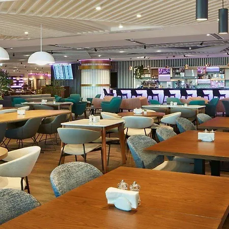 Yotelair Airport, Duty Free - International Transit Area 3*