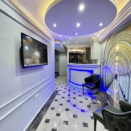 Hotel Crowned 3*