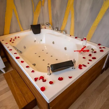 K & Y Dlx & - Old Hotel 4*