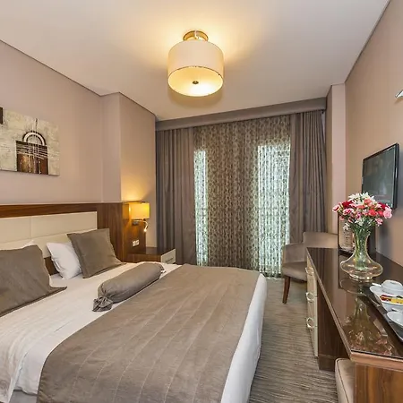 The Meretto Old City 4*