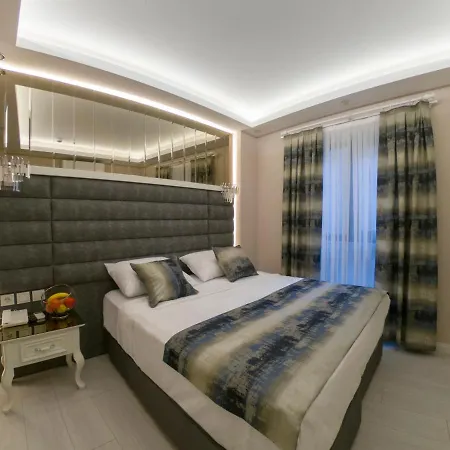 Hotel Crowned Istanbul