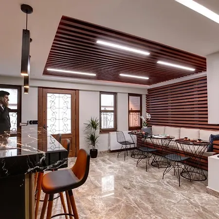 Hotel Xenia 3*