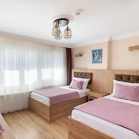 Grey House - Historical Peninsula Hotel