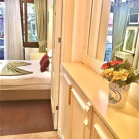 La Petite Maison 2*