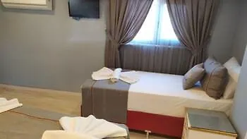 Rhythm Hotel 2*