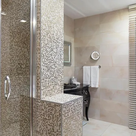Doubletree By Hilton Atasehir & Conference Centre فندق 5*
