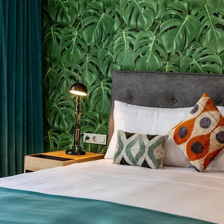 Hotel Parrot 2*